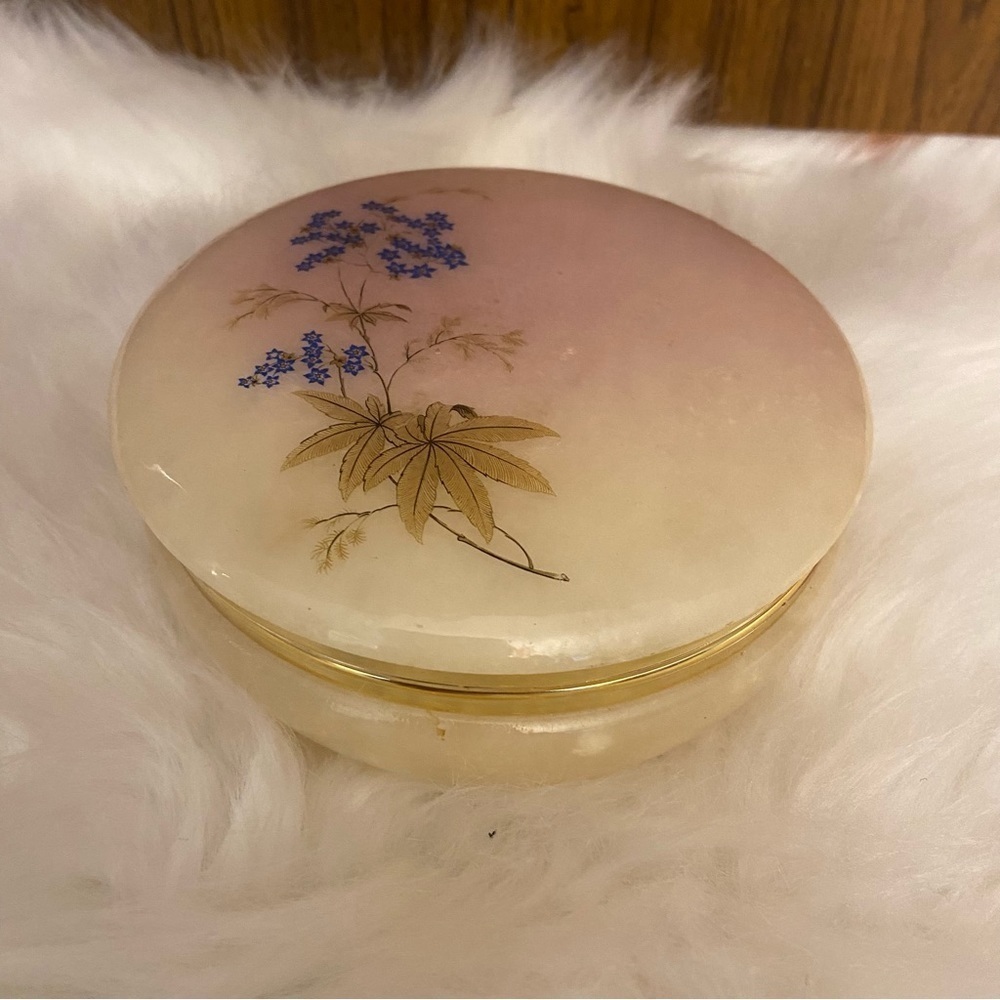 Vintage handmade alabaster floral round jewellery knickknack trinket container